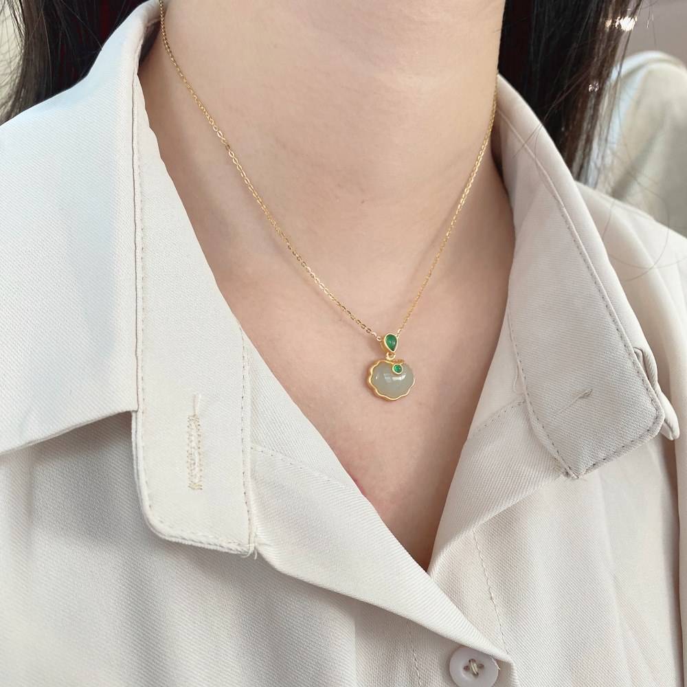 YT Hotan Jade Necklace Female Lock Bag Pendant Chain Necklaces For Women Gift
